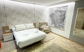 Pr Iacobus Suites